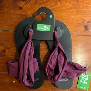 Sanuk Yoga mat sandals size 8 NWT